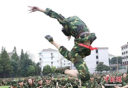 舞蹈校园故事圆梦舞蹈游戏完整版 